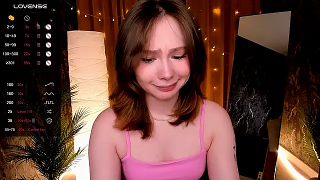 LanaBlu_のライブXXXチャット