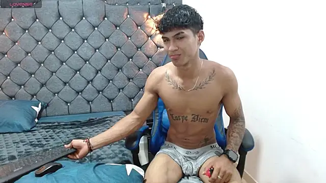 Chatroom XXX en direct de luka_big18