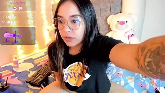 Chat +18 de SaraCrow ao vivo