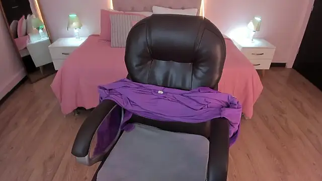 Chat +18 de Mariam_Lopez__ ao vivo