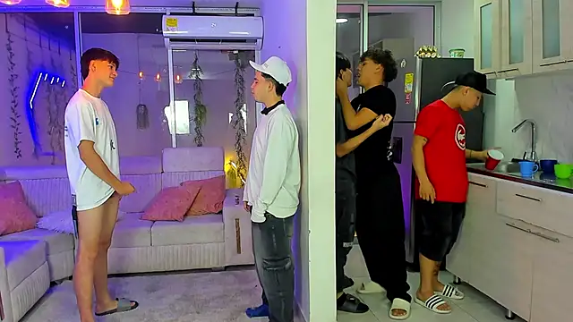 Houseofwarrios Show in webcam