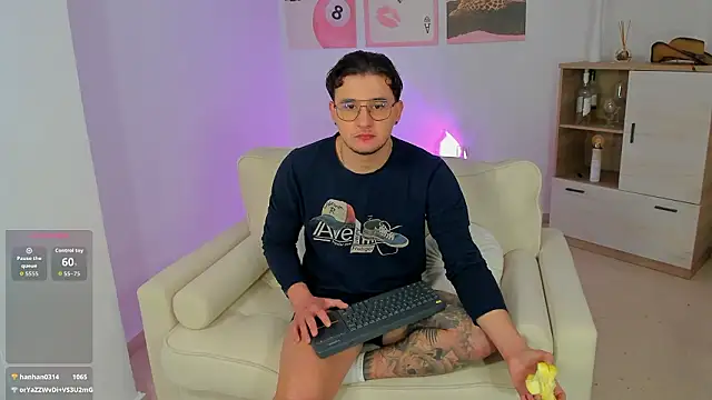 Massimo_Fiore: онлайн-секс-чат