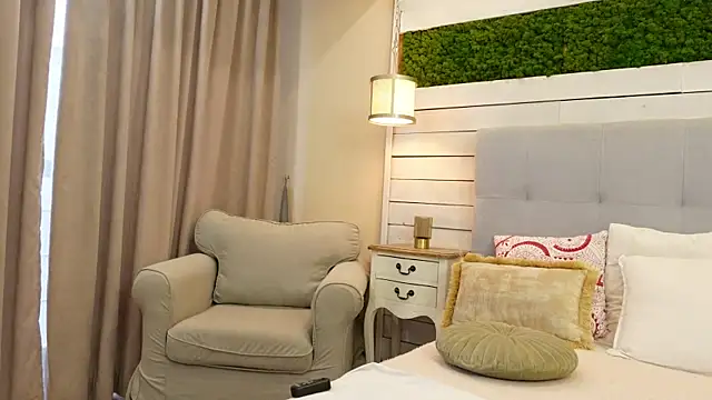 Chat +18 de IsabellaMysty ao vivo