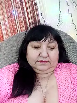 Nezsbudka: διαδικτυακό σόου στην κάμερα