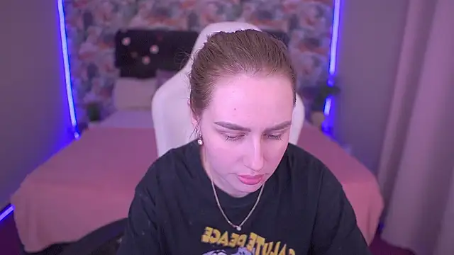 Show modela GabriellaJass na web-kameri