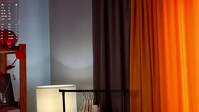 KateCahee: онлайн-секс-чат