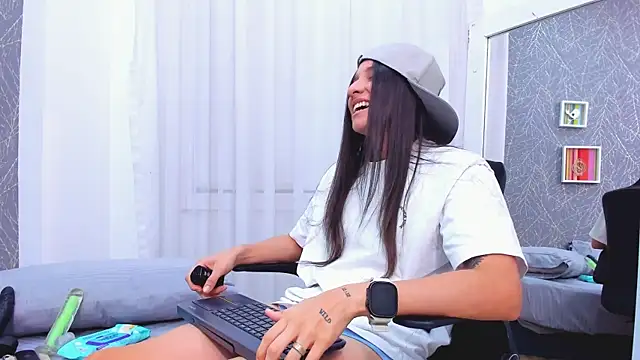 Chat +18 de ViictoriiaSaenz ao vivo