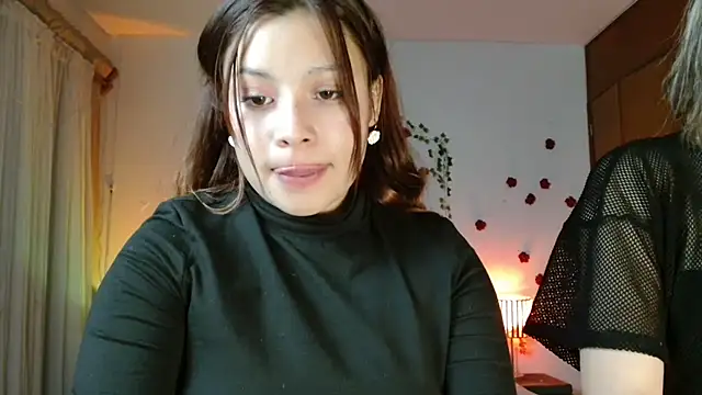 XXX chat uživo modela 3littles