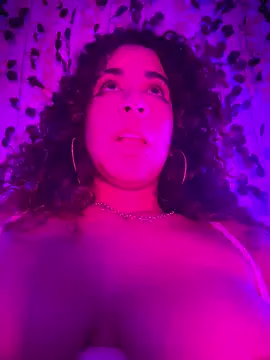 Show modela Woo_isDaphne na web-kameri