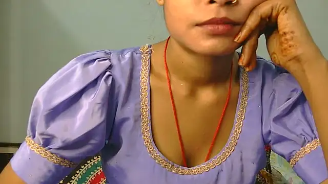 Aarti_misty71 webkamerás műsora