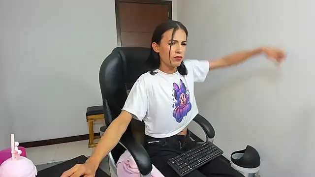 Chat XXX ao vivo de Aisha_hotts777