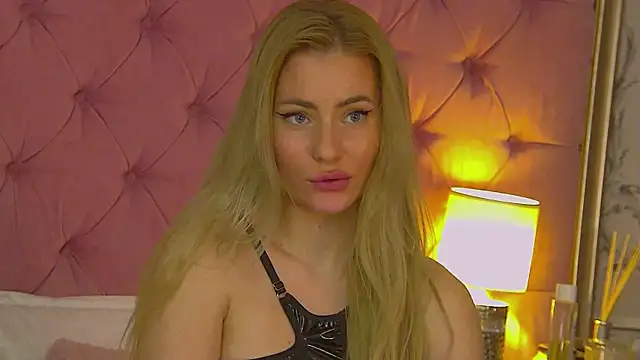 MisshaNight's Live XXX Chat