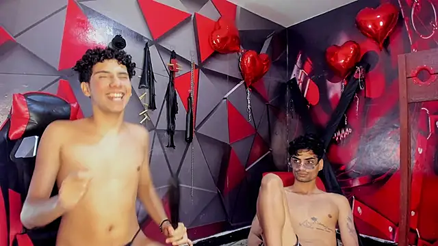 Pokazy przed kamerką – Gay_Red_Room