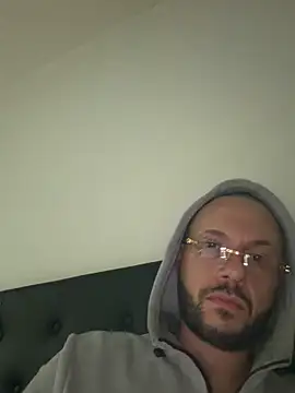 Guitccch's Live XXX Chat