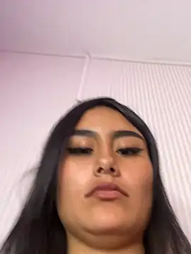 Chat +18 de valeria_pink18 ao vivo