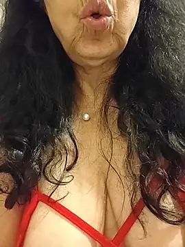 Chat +18 de NakedMILFx ao vivo