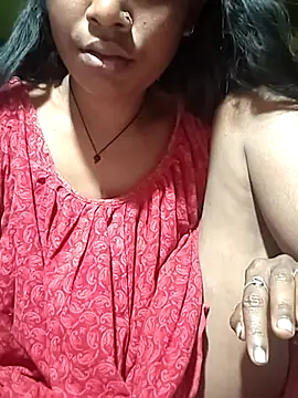 Sweet-runi Show in webcam