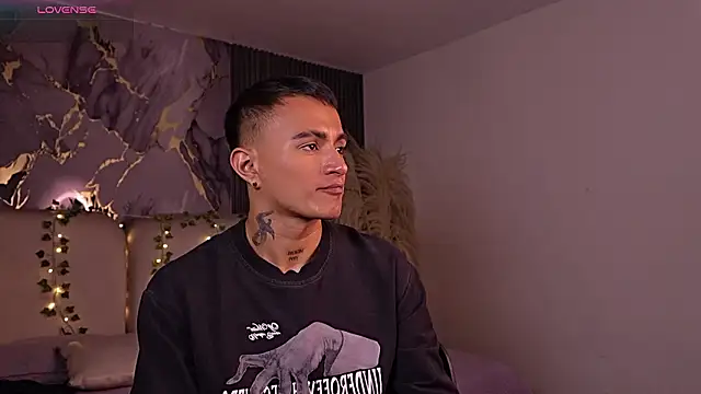 LiamDeep Chat XXX in diretta