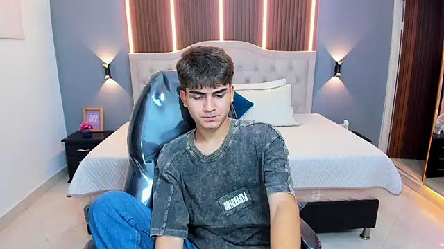 Tommy18__ Obrolan Langsung XXX