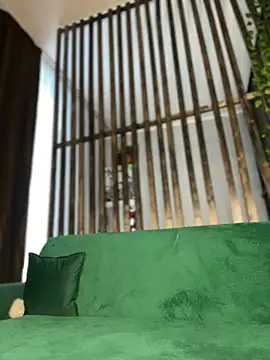 Chat +18 de LittleFox___ ao vivo