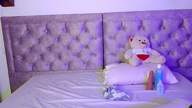 Chat +18 de DanielaGarcia_SM ao vivo