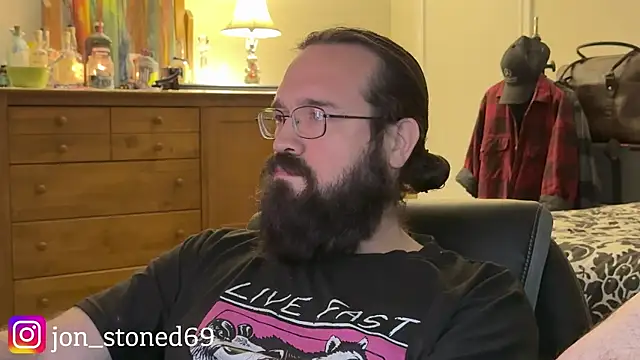 beardedfantasydaddy élő XXX-chatje