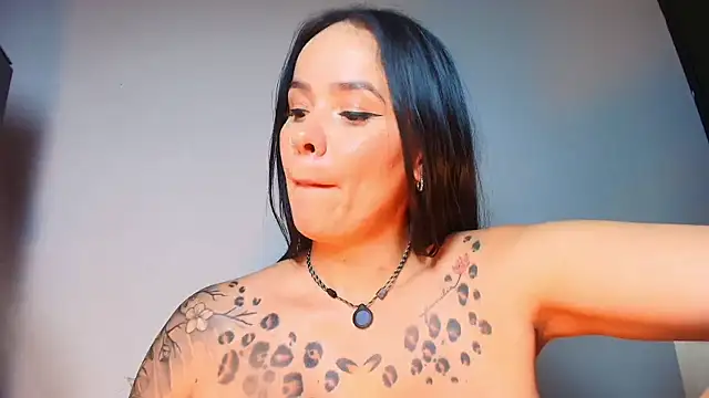 Czat XXX na żywo – HotAlana_