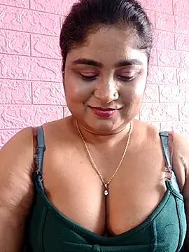 hornyriyanka – Naživo XXX chat