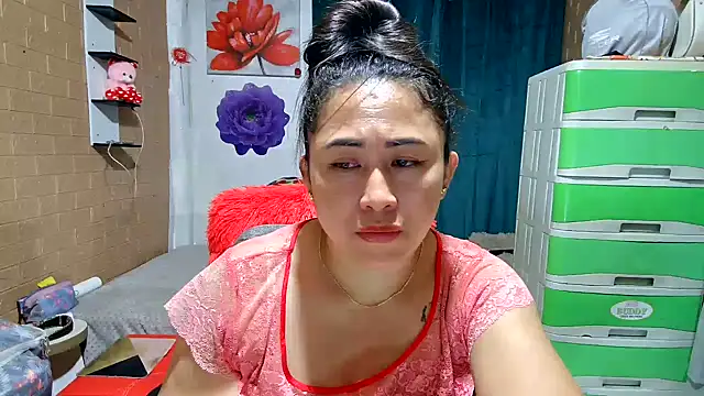 Ugly-Filipina – Live XXX-chat