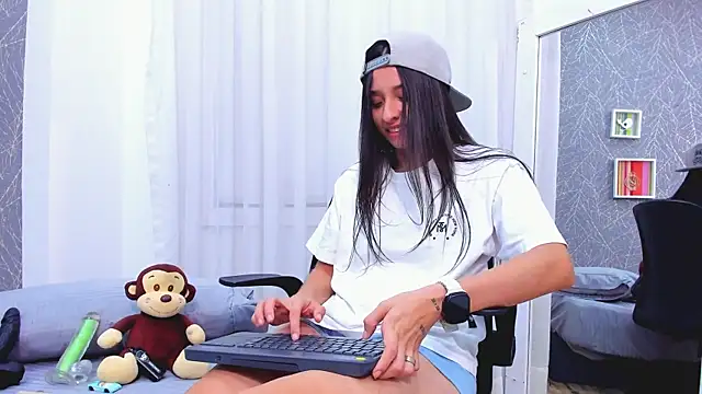 XXX chat uživo modela ViictoriiaSaenz