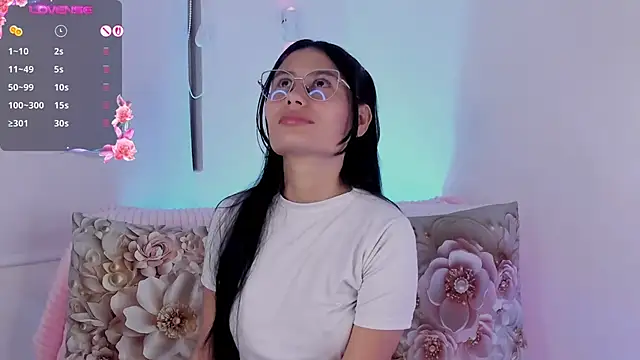 Chat +18 de NayeCloud ao vivo