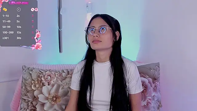 Chat +18 de NayeCloud ao vivo