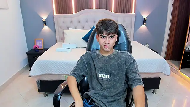 Tommy18__ Chat XXX live