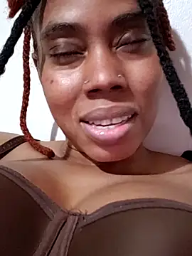 HONEYSWEETS_LIVE Adlı Modelin Canlı XXX Sohbeti