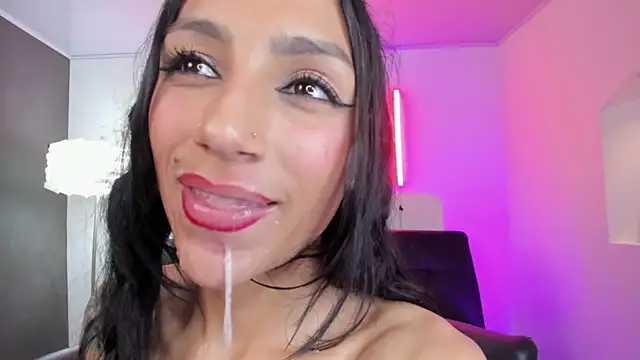 miss___evangeline: онлайн-секс-чат