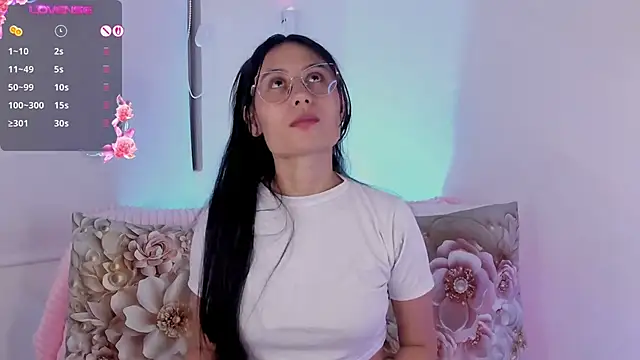 Chat XXX ao vivo de NayeCloud