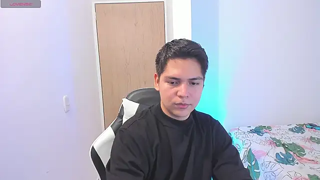 Asta_YunoXXX Show in webcam