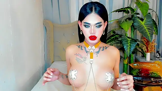 MochaliciousTransOnTop Webcam-Show