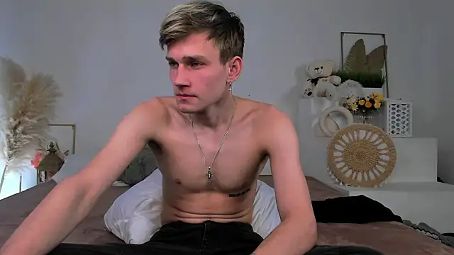 Show modela Volan_Starts na web-kameri