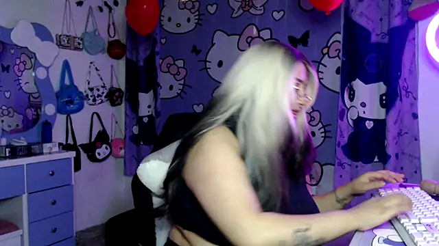 lussyevans24 Chat XXX in diretta