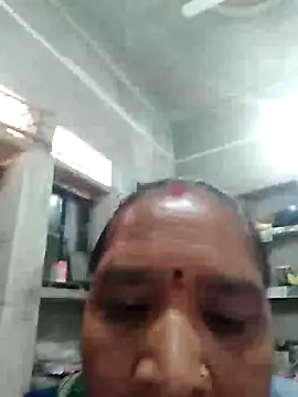 Loomaraj: διαδικτυακό σόου στην κάμερα