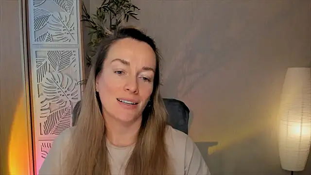 RebeccaMartinez 即時 XXX 聊天