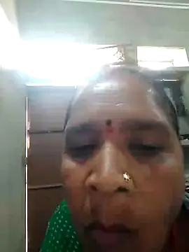 XXX chat uživo modela Loomaraj