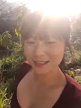 linda_bae00 Show Webcam