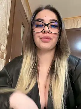 YnnesBritney – Naživo XXX chat