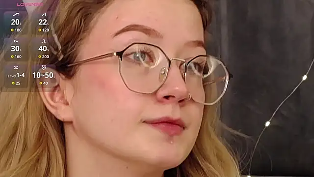 MaeLili Chat XXX live