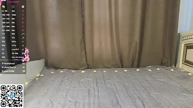 VelvetRisque Adlı Modelin Canlı XXX Sohbeti