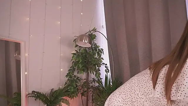 LustfulLove_ Adlı Modelin Canlı XXX Sohbeti