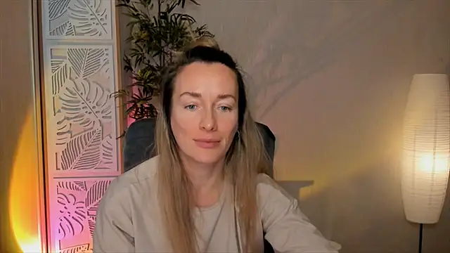 RebeccaMartinez 웹캠 쇼