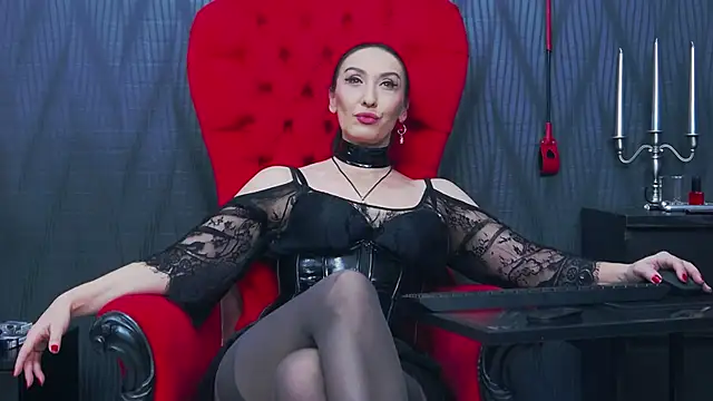 แชท XXX สดของ MistressDora